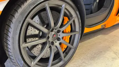 McLaren 12C — Supercar légendaire 600 ch, kilométrage exceptionnel — Innenraum