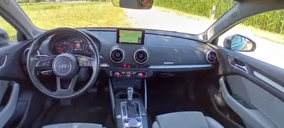 Audi A3 2.0 T FSI Design — Berline sportive 190 ch, toit panoramique et sièges chauffants — interior
