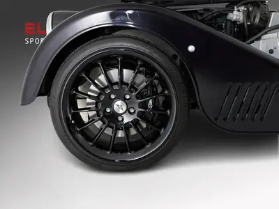 Morgan Plus Six 3.0 Bespoke Automatik — Roadster britannique d'exception, très faible kilométrage — Innenraum
