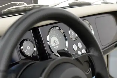 Morgan Plus Six 3.0 Bespoke Automatik — Roadster britannique d'exception, très faible kilométrage — Miniatur 12