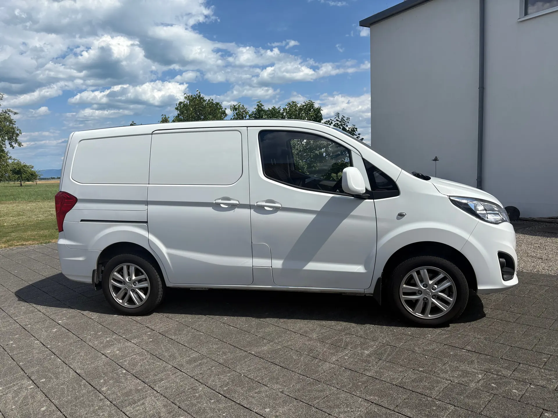 BYD ETP3 — Utilitaire électrique compact, 3500 km seulement — vue extérieure