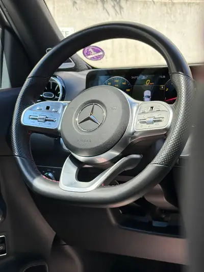 Mercedes-Benz GLB 250 4Matic AMG Line — SUV compact premium 224 ch, première main — Miniatura 10