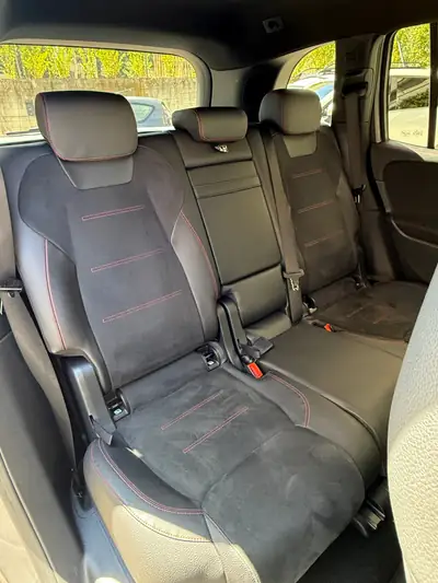 Mercedes-Benz GLB 250 4Matic AMG Line — SUV compact premium 224 ch, première main — Miniatura 14