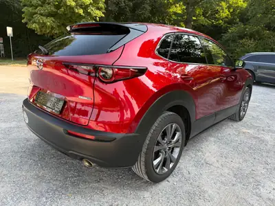 Mazda CX-30 SKYACTIV-X Hybrid 180 — Compacité et efficacité pour l'aventure urbaine — détail