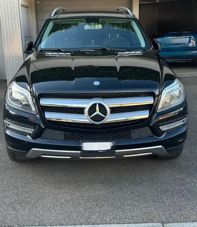 Mercedes-Benz GL 450 — SUV 7 places premium, 367 ch, transmission automatique — côté