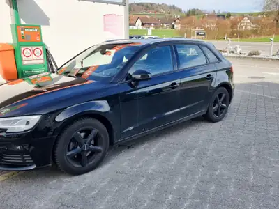 Audi A3 1.5 TFSI 150 ch — Berline compacte fiable, révisions à jour — vista posteriore