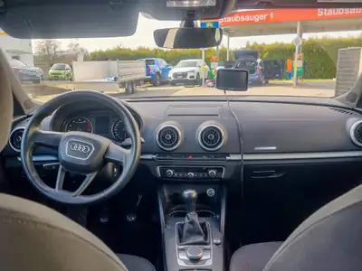 Audi A3 1.5 TFSI 150 ch — Berline compacte fiable, révisions à jour — cruscotto