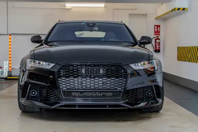 Audi RS6 Avant 4.0 TFSI V8 — 630 ch, breaks haute performance, premier propriétaire — Heckansicht