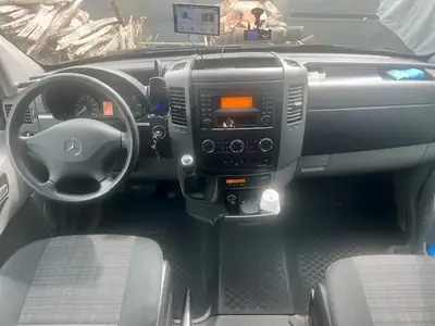 Mercedes-Benz Sprinter 316 CDI — Minibus 12 places, diesel économique et fiable — Miniatura 7