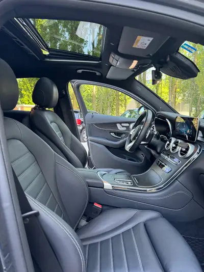 Mercedes GLC Coupé 300d 4MATIC AMG — Diesel performant, équipement premium, 80'000 km — tableau de bord