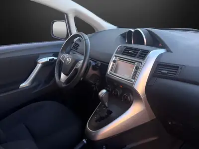 Toyota Verso 1.8 Multidrive — Monospace 7 places, entretien inclus, sans sinistre — Miniatura 10