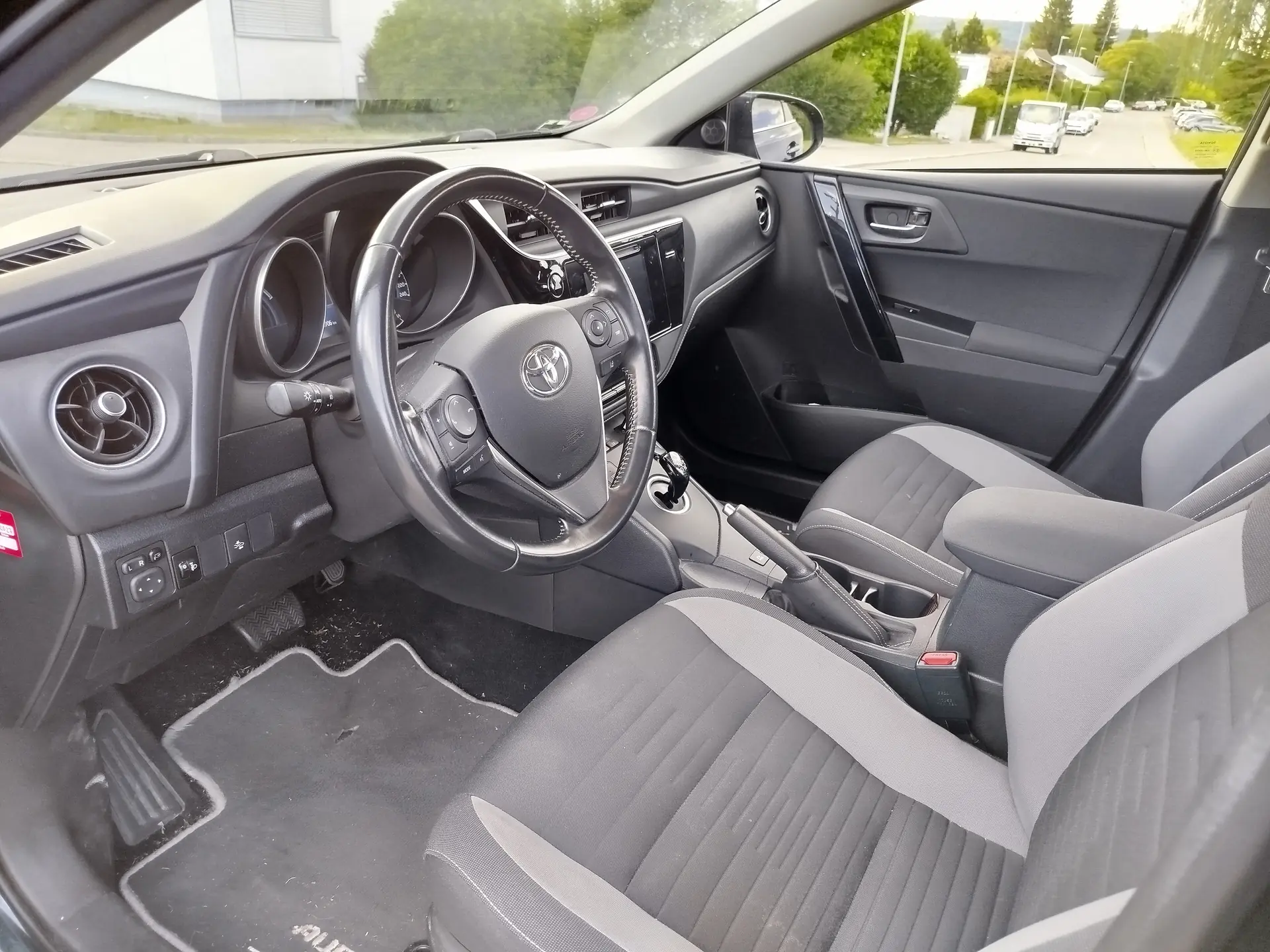 Toyota Auris 2017 occasion Zollikerberg — 4