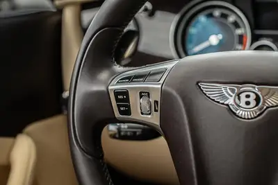 Bentley Continental GT Speed 6.0 — Coupé Grand Tourisme d'exception, 67'700 km seulement — Miniatur 23