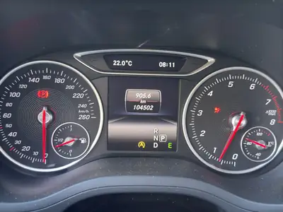 Mercedes-Benz B 220 AMG Line 4Matic — Monospace polyvalent, transmission intégrale et équipements premium — Thumbnail 11