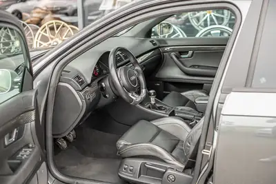 Audi RS4 Avant 4.2 V8 quattro — Performance V8 tuning, suspension KW3, échappement Milltek — Miniatura 9