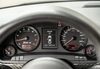 Audi RS4 Avant 4.2 V8 quattro — Performance V8 tuning, suspension KW3, échappement Milltek — Miniatura 18