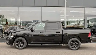 Dodge Ram 1500 5.7 HEMI — Pickup musclé, première main, 45 000 km seulement — Außenansicht