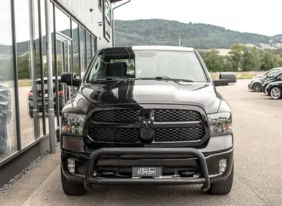 Dodge Ram 1500 5.7 HEMI — Pickup musclé, première main, 45 000 km seulement — Heckansicht