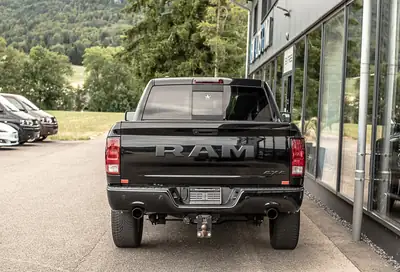 Dodge Ram 1500 5.7 HEMI — Pickup musclé, première main, 45 000 km seulement — Armaturenbrett
