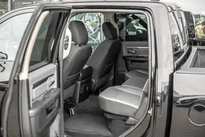 Dodge Ram 1500 5.7 HEMI — Pickup musclé, première main, 45 000 km seulement — Miniatur 7
