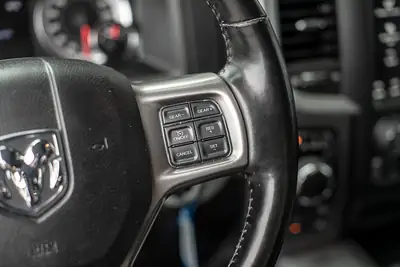 Dodge Ram 1500 5.7 HEMI — Pickup musclé, première main, 45 000 km seulement — Miniatur 15
