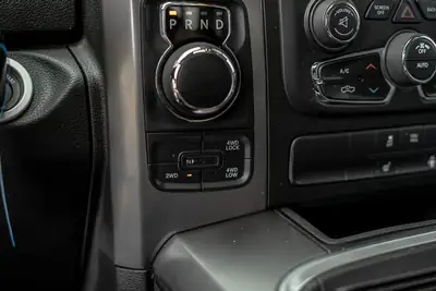 Dodge Ram 1500 5.7 HEMI — Pickup musclé, première main, 45 000 km seulement — Miniatur 18