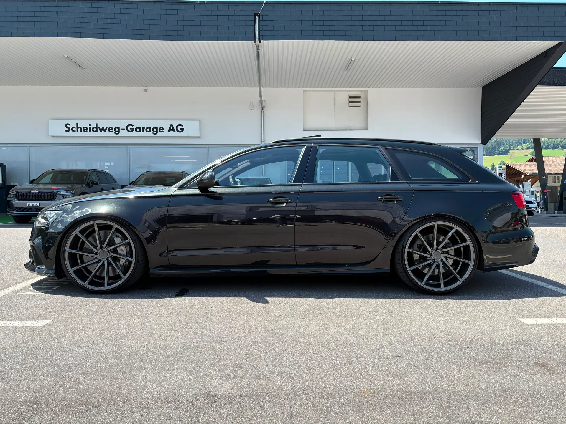 Audi RS6 Avant 2014 — Break haute performance avec suspensions H&R et jantes 22 pouces