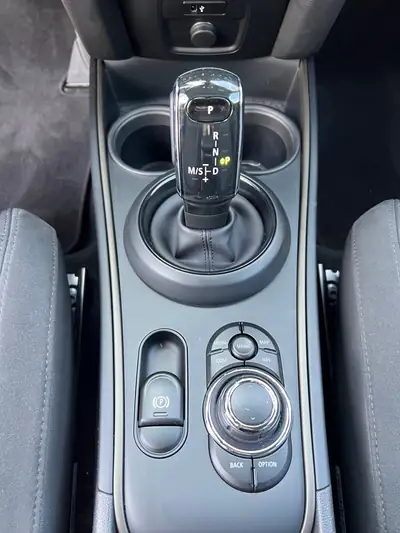 MINI Countryman Cooper S ALL4 Steptronic — SUV compact premium, 4RM et technologie dernière génération — Miniatura 10