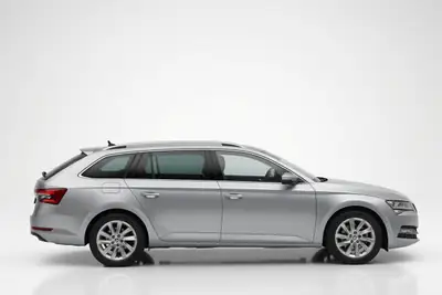 Skoda Superb Combi 2.0 TDi 4x4 — Monospace spacieux, diesel performant, garantie MFK — Detail