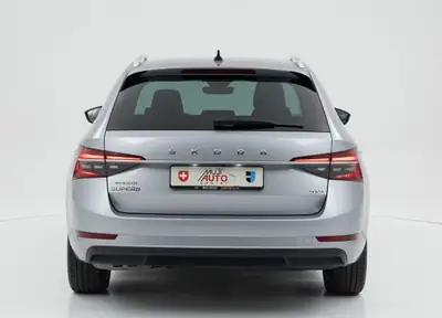 Skoda Superb Combi 2.0 TDi 4x4 — Monospace spacieux, diesel performant, garantie MFK — Innenraum