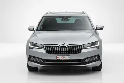 Skoda Superb Combi 2.0 TDi 4x4 — Monospace spacieux, diesel performant, garantie MFK — Miniatur 8