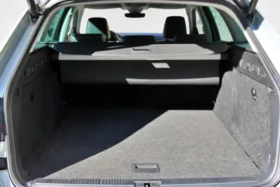 Skoda Superb Combi 2.0 TDi 4x4 — Monospace spacieux, diesel performant, garantie MFK — Miniatur 16