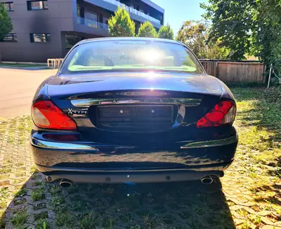 Jaguar X-Type 2.5 V6 Sovereign — Berline britannique élégante, 55'000 km seulement — arrière