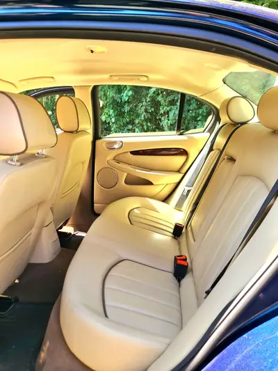 Jaguar X-Type 2.5 V6 Sovereign — Berline britannique élégante, 55'000 km seulement — tableau de bord