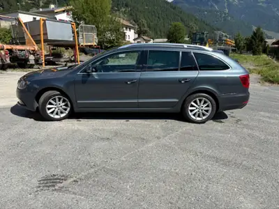 Škoda Superb 2.0 TDI 170 4x4 — Break élégant, transmission DSG et traction intégrale — dettaglio