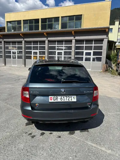 Škoda Superb 2.0 TDI 170 4x4 — Break élégant, transmission DSG et traction intégrale — Miniatura 9