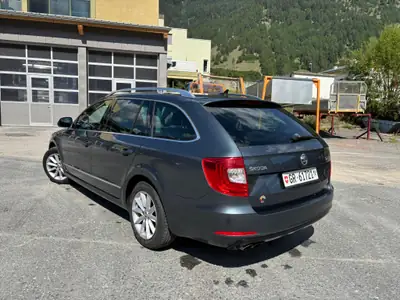 Škoda Superb 2.0 TDI 170 4x4 — Break élégant, transmission DSG et traction intégrale — Miniatura 8