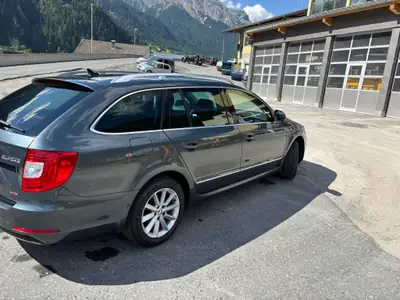 Škoda Superb 2.0 TDI 170 4x4 — Break élégant, transmission DSG et traction intégrale — Miniatura 10
