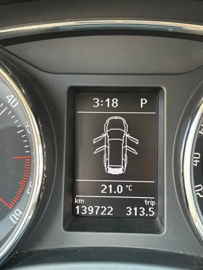 Škoda Superb 2.0 TDI 170 4x4 — Break élégant, transmission DSG et traction intégrale — Miniatura 14