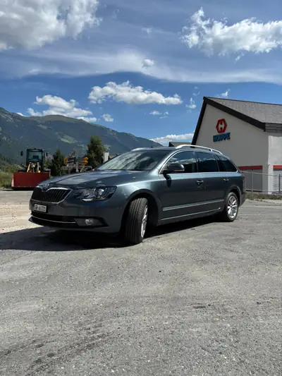 Škoda Superb 2.0 TDI 170 4x4 — Break élégant, transmission DSG et traction intégrale — Miniatura 13