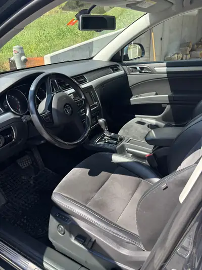 Škoda Superb 2.0 TDI 170 4x4 — Break élégant, transmission DSG et traction intégrale — Miniatura 15