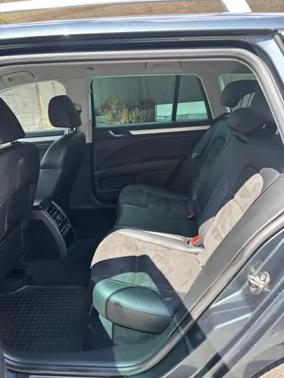 Škoda Superb 2.0 TDI 170 4x4 — Break élégant, transmission DSG et traction intégrale — Miniatura 17