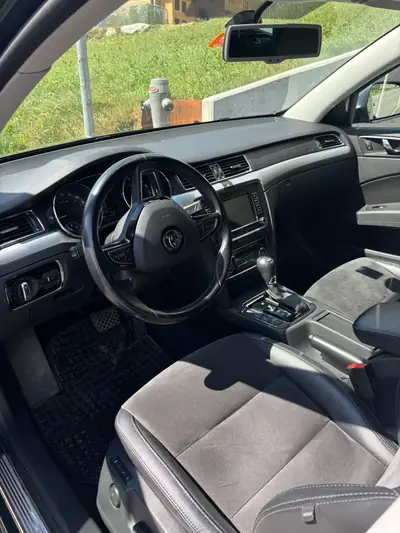 Škoda Superb 2.0 TDI 170 4x4 — Break élégant, transmission DSG et traction intégrale — Miniatura 16