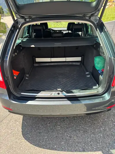 Škoda Superb 2.0 TDI 170 4x4 — Break élégant, transmission DSG et traction intégrale — Miniatura 19