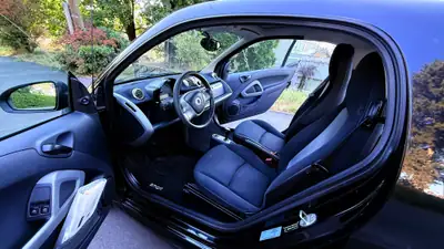 Smart Fortwo 2011 — Citadine maligne, moteur économique et pratique urbaine — Miniatur 9