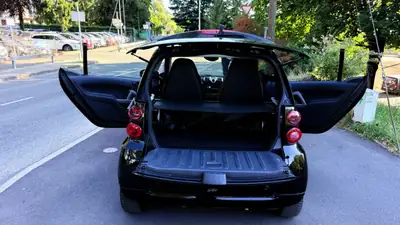 Smart Fortwo 2011 — Citadine maligne, moteur économique et pratique urbaine — Miniatur 7