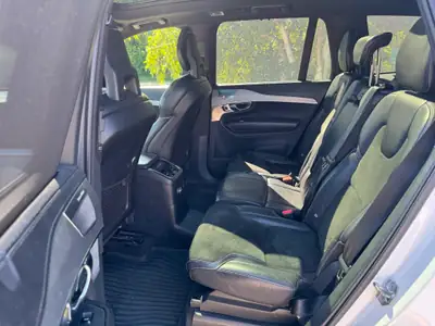 Volvo XC90 2.0 T8 R-Design — SUV 7 places hybride rechargeable, 127'000 km — Armaturenbrett