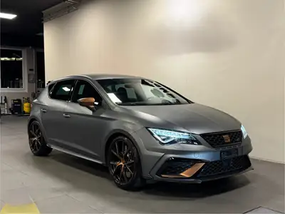 SEAT Leon Cupra R 2.0 TSI 300 — Performance et sportivité sans compromis — fianco