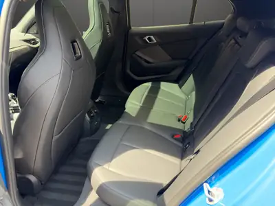 BMW 120i M Sport Steptronic — Berline sportive, 79 500 km, finition premium — Miniatura 18