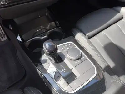 BMW 120i M Sport Steptronic — Berline sportive, 79 500 km, finition premium — Miniatura 26